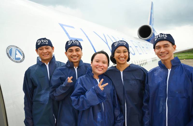 Flying Eye hospital visits Vietnam