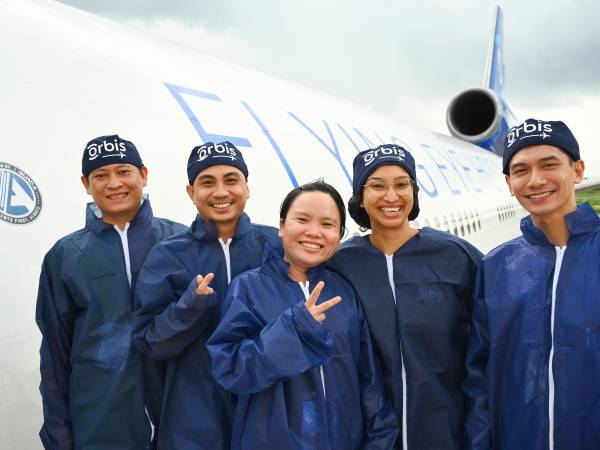 L'hôpital Flying Eye en visite au Vietnam
