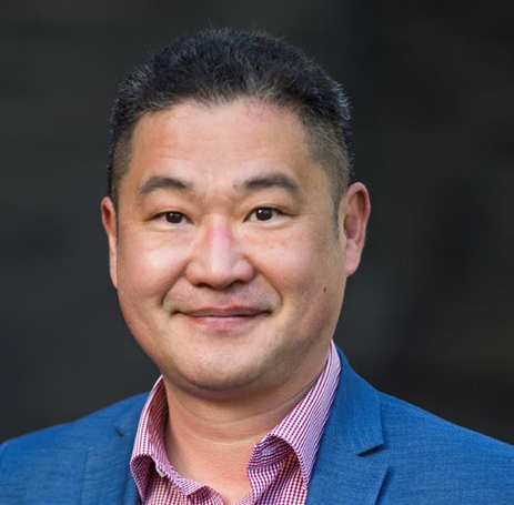 On vous présente : le professeur Mingguang He